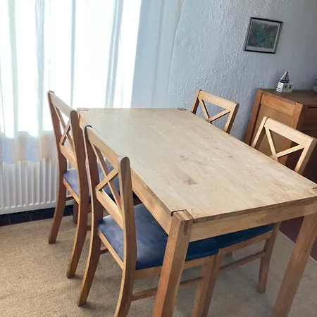 Gemuetliches Haeuschen An Der Westkueste Ruegens 德兰斯克