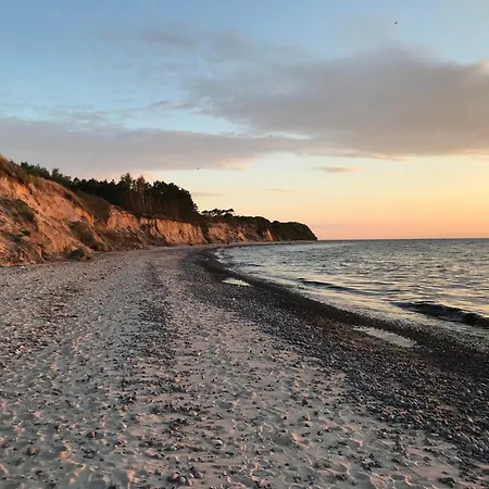 Gemuetliches Haeuschen An Der Westkueste Ruegens