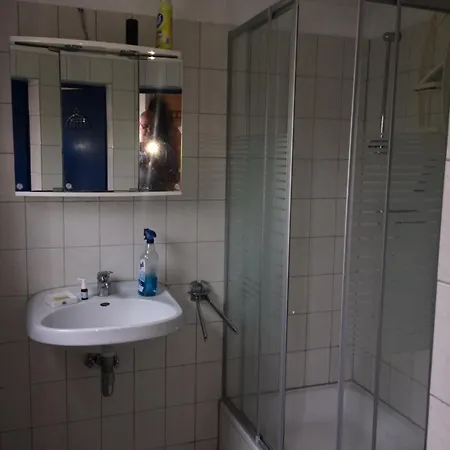 Gemuetliches Haeuschen An Der Westkueste Ruegens Dranske