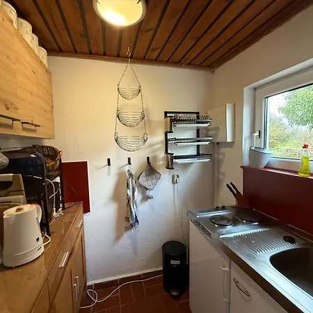 Gemuetliches Haeuschen An Der Westkueste Ruegens * 德兰斯克