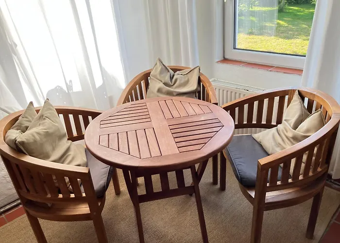 Gemütliches Häuschen An Der Westküste Rügens Dranske